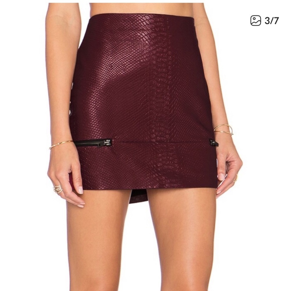 Lovers +‎ Friends Deep Red/ purple Burgundy Textured Snakeskin Festival Skirt